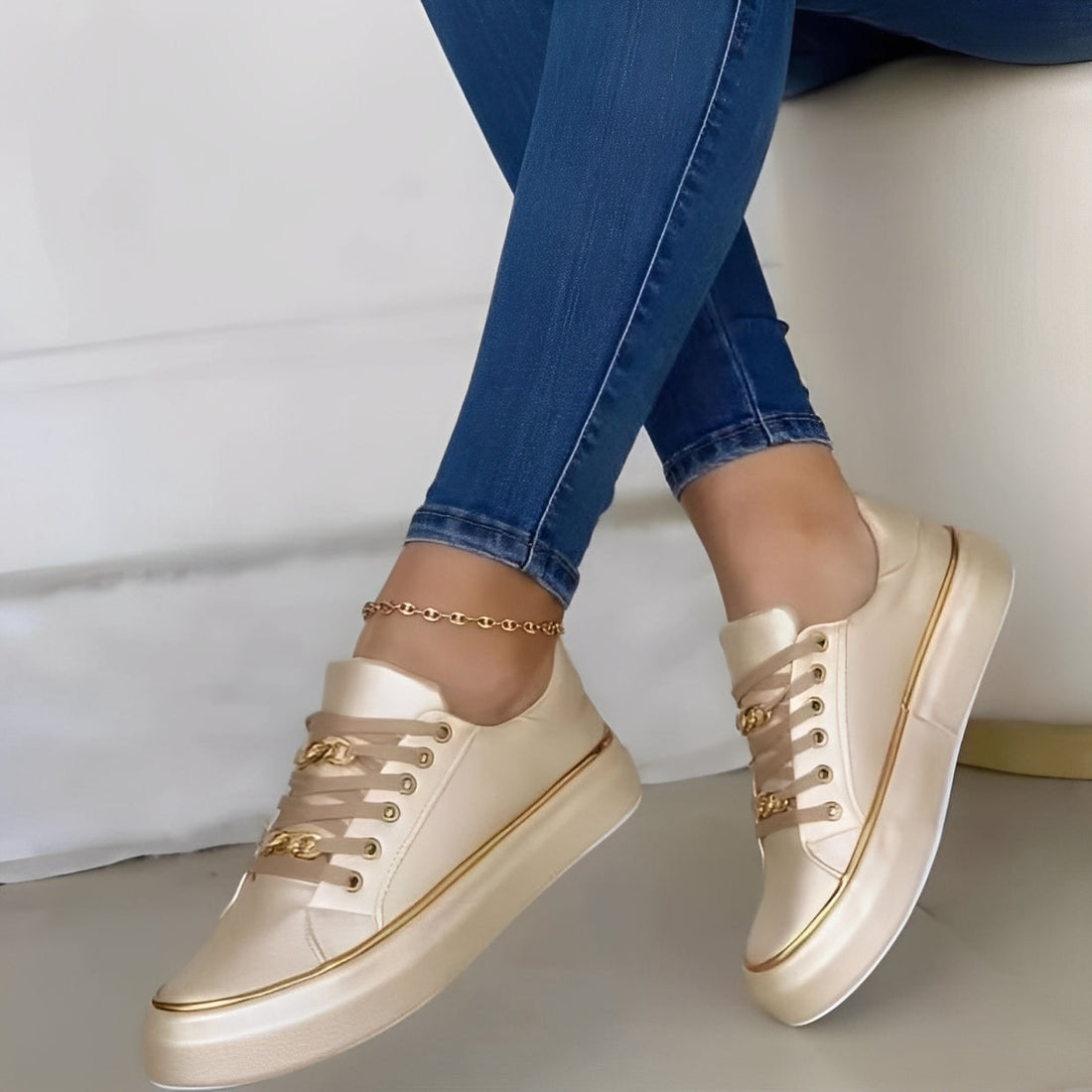 Deziree - Modische Plattformschuhe mit Ketten für Damen