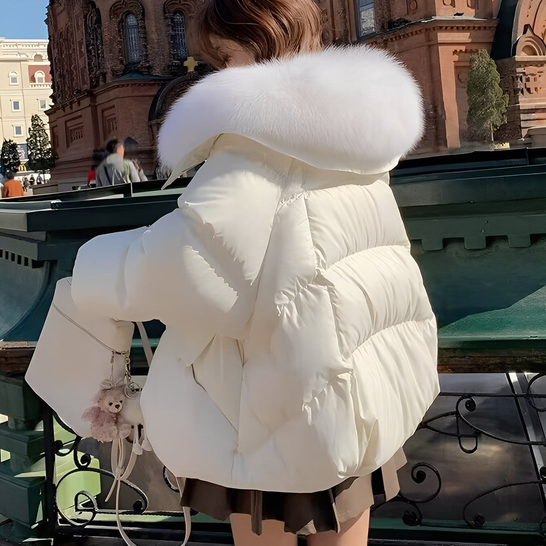 Victoria - schicke Windbreaker-Daunenjacke mit Pelzkragen für Damen