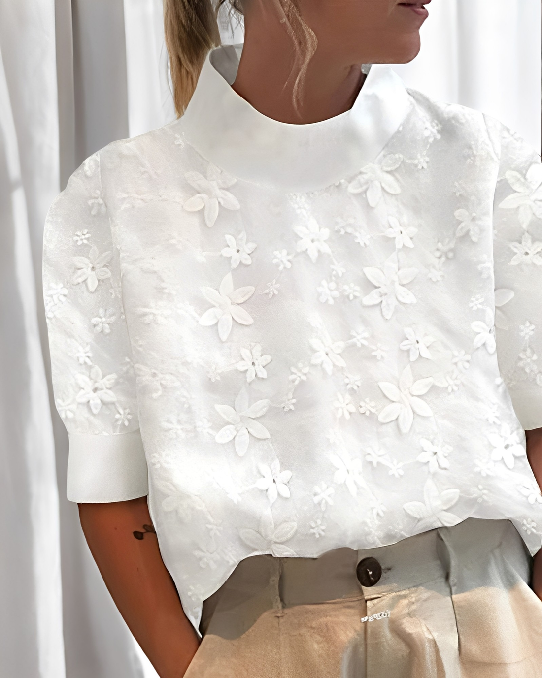 Julia - Schicke Bluse mit Stickerei und Stehkragen für Damen