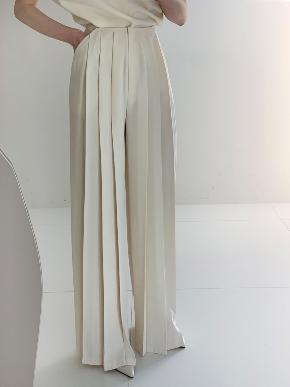 Marlene – Hochgeschnittene Plissee-Hose