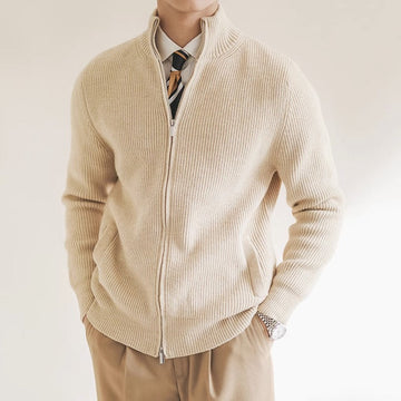 Theo – Bequeme Herrenstrickjacke