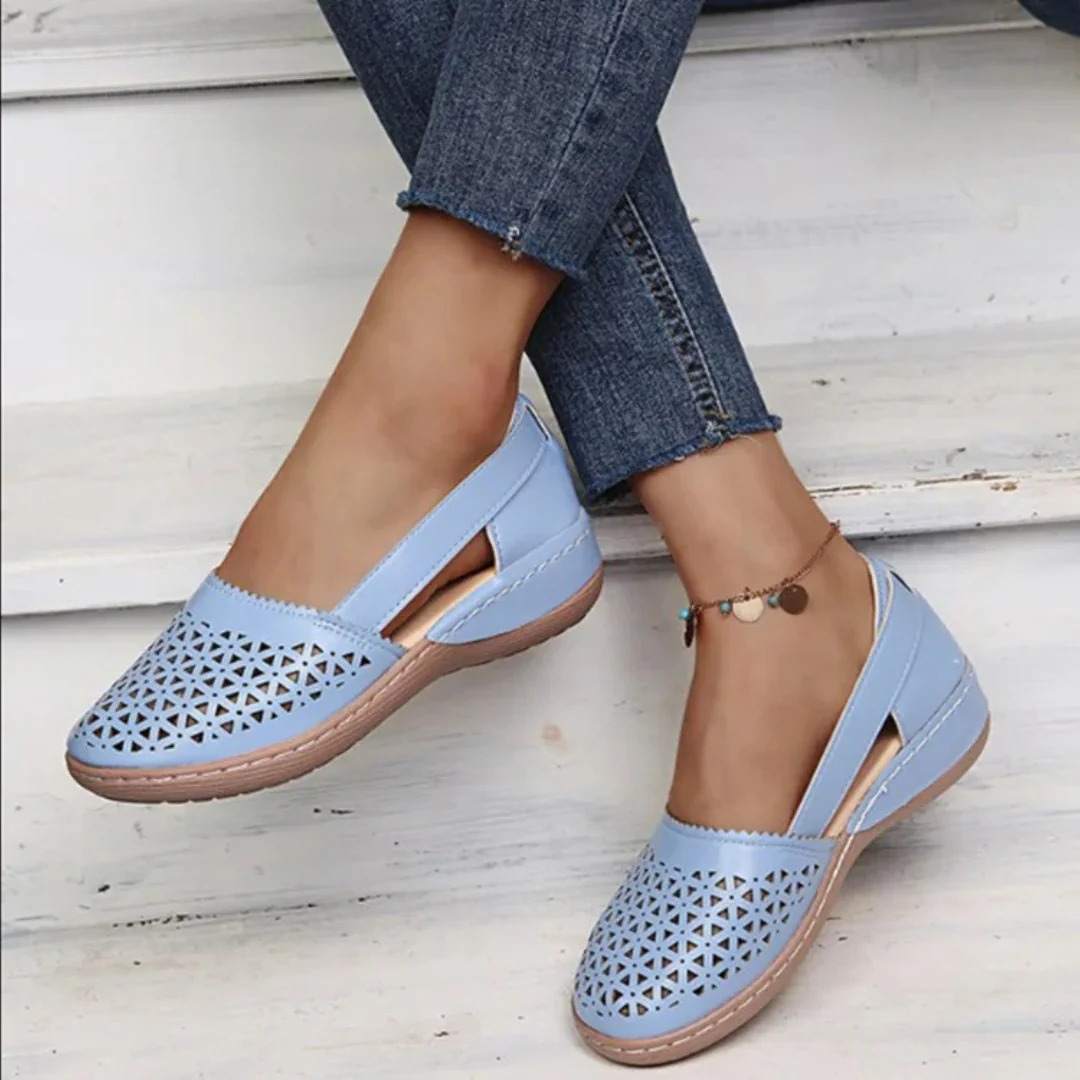 Kianna - Bequeme Damenschuhe mit Öffnungen