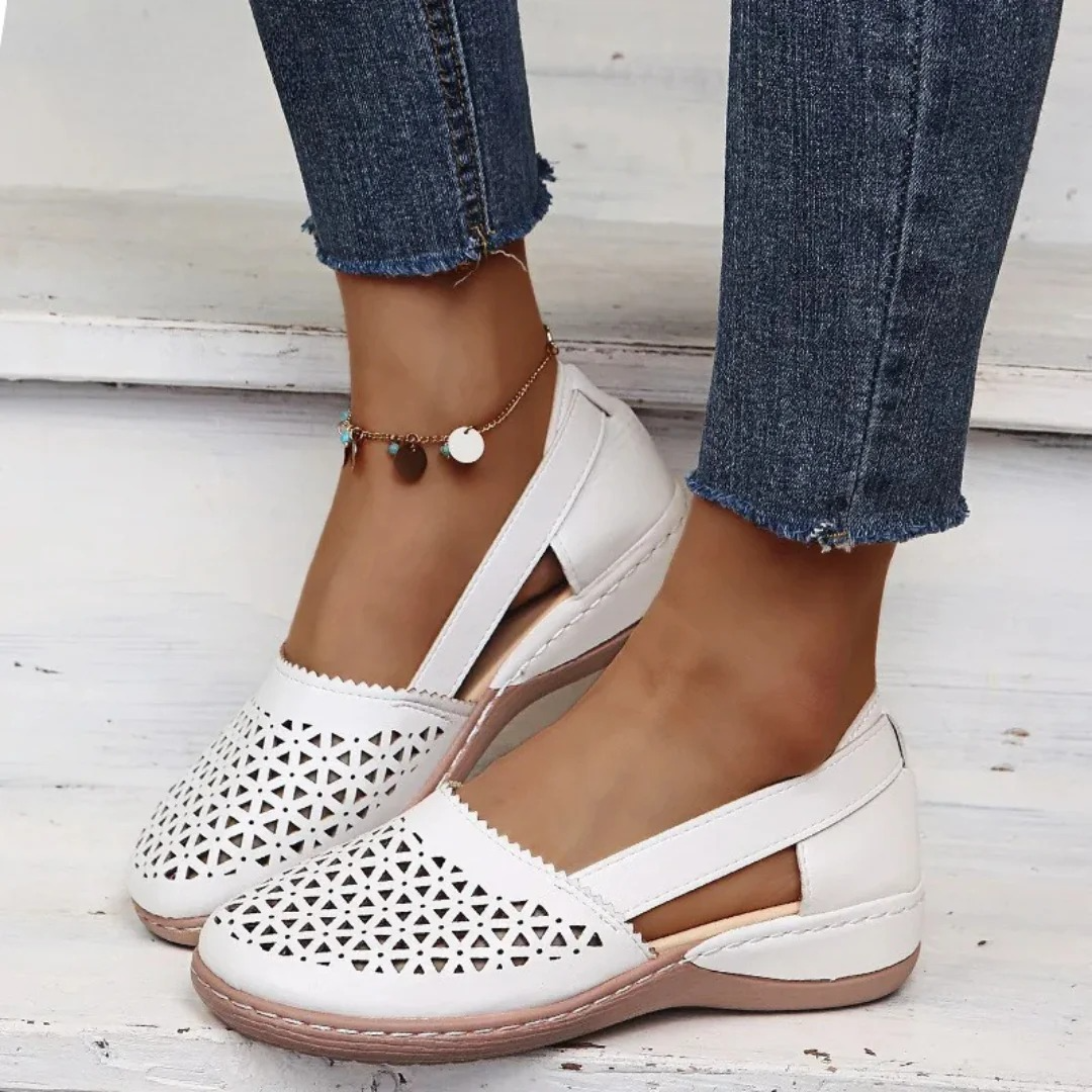 Kianna - Bequeme Damenschuhe mit Öffnungen