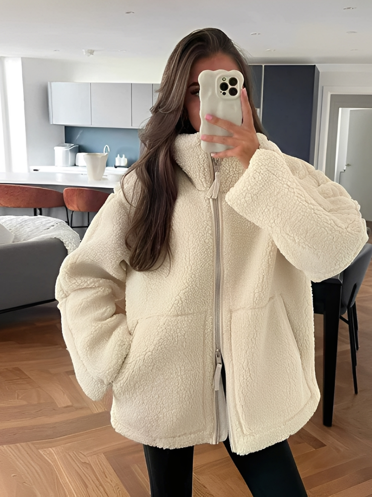 Daria – Mantel Teddy Oversize